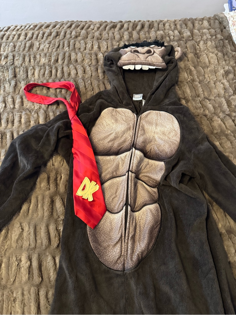Donkey Kong Adult Costume Large w/ DK Tie Hooded Plush Jumpsuit Nintendo